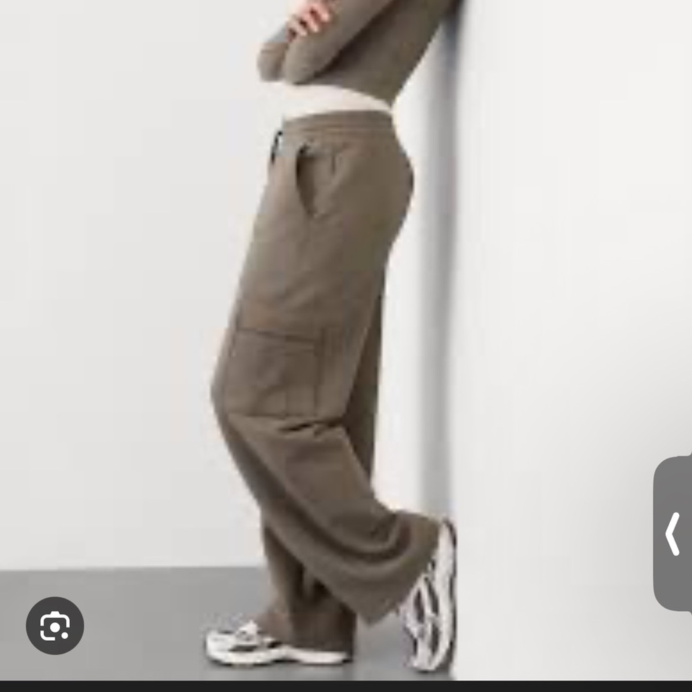 New Athleta Easy Fleece Mid Rise Cargo Pant sweatpant black